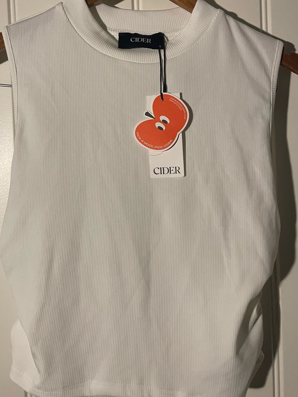 NWT Cider White Ribbed Mock Neck Crop Top - Size large